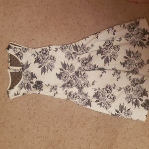 Classic- Black and White Floral Dress - Size Small